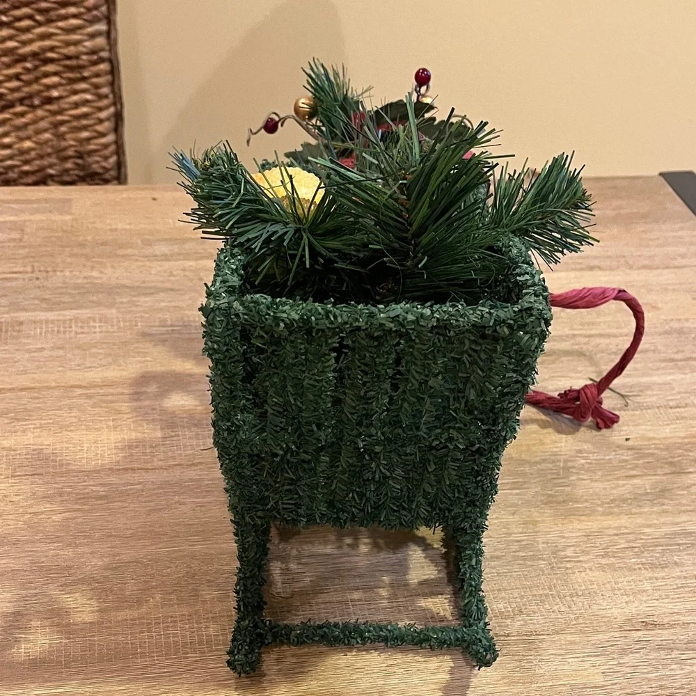 Santa’s Sleigh Decoration